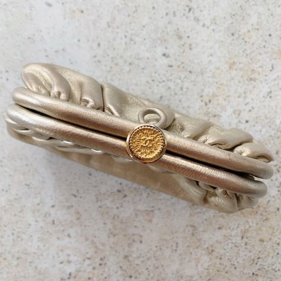 ✨ VINTAGE CHANEL Gold Leather Bag Purse 80’s - Picture 4 of 8